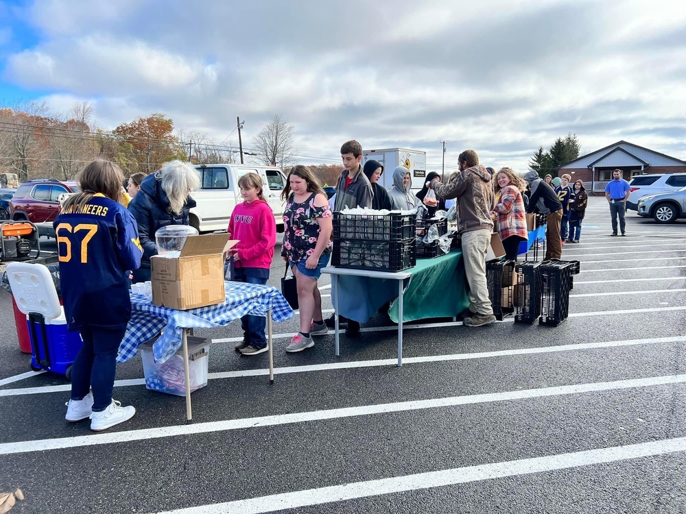 WVU Extension and Powder Keg Farms Teaches Nutrition at UEC