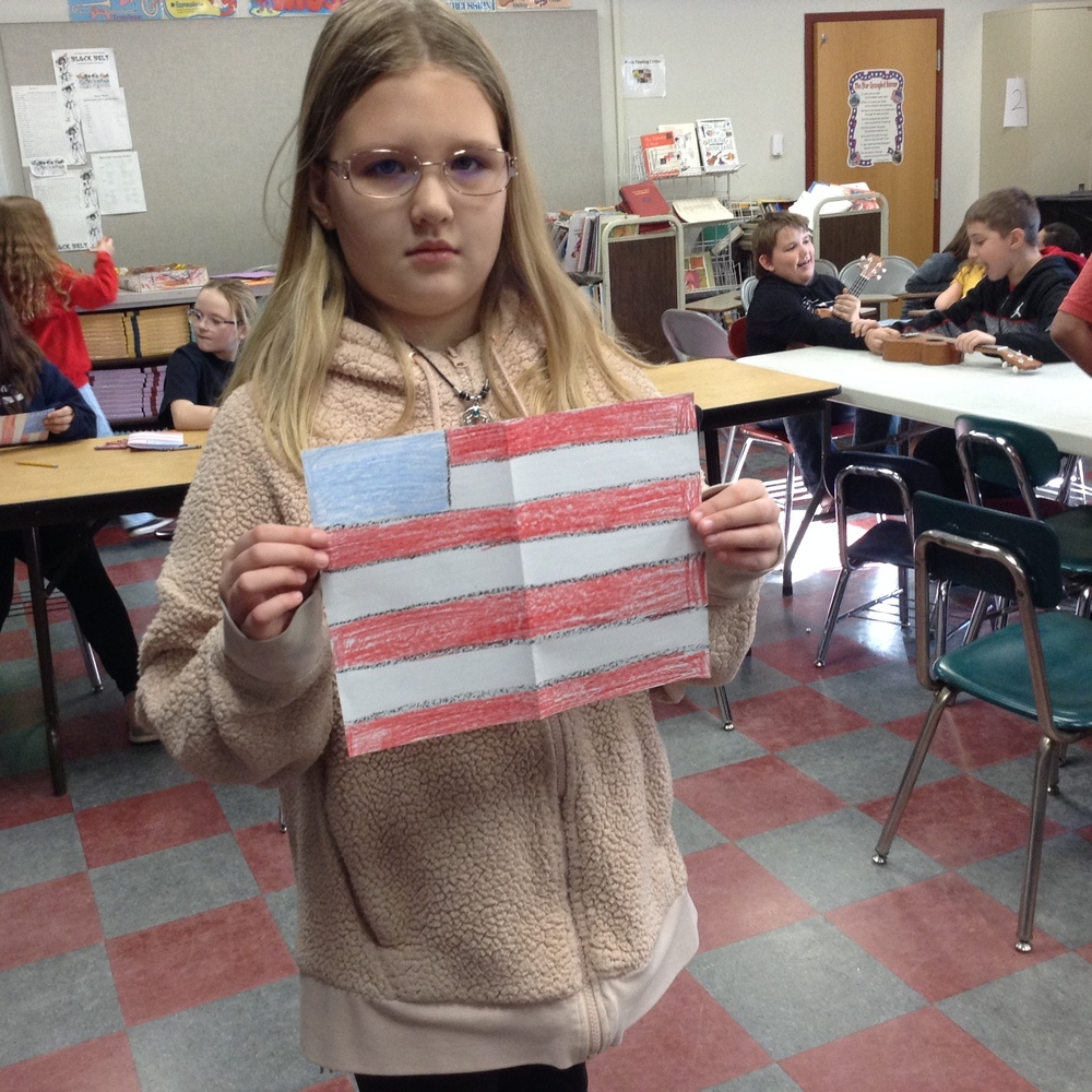 PES Students Make Cards For Soldiers Station Overseas