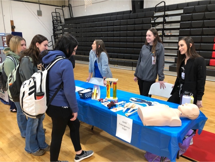 students attend career fair